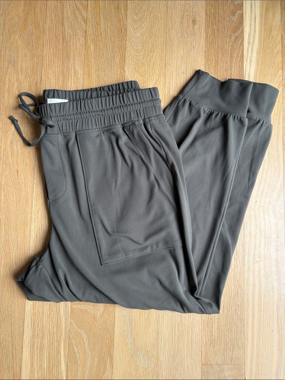 Lou & Grey Elastic Waist Joggers in Olive Green